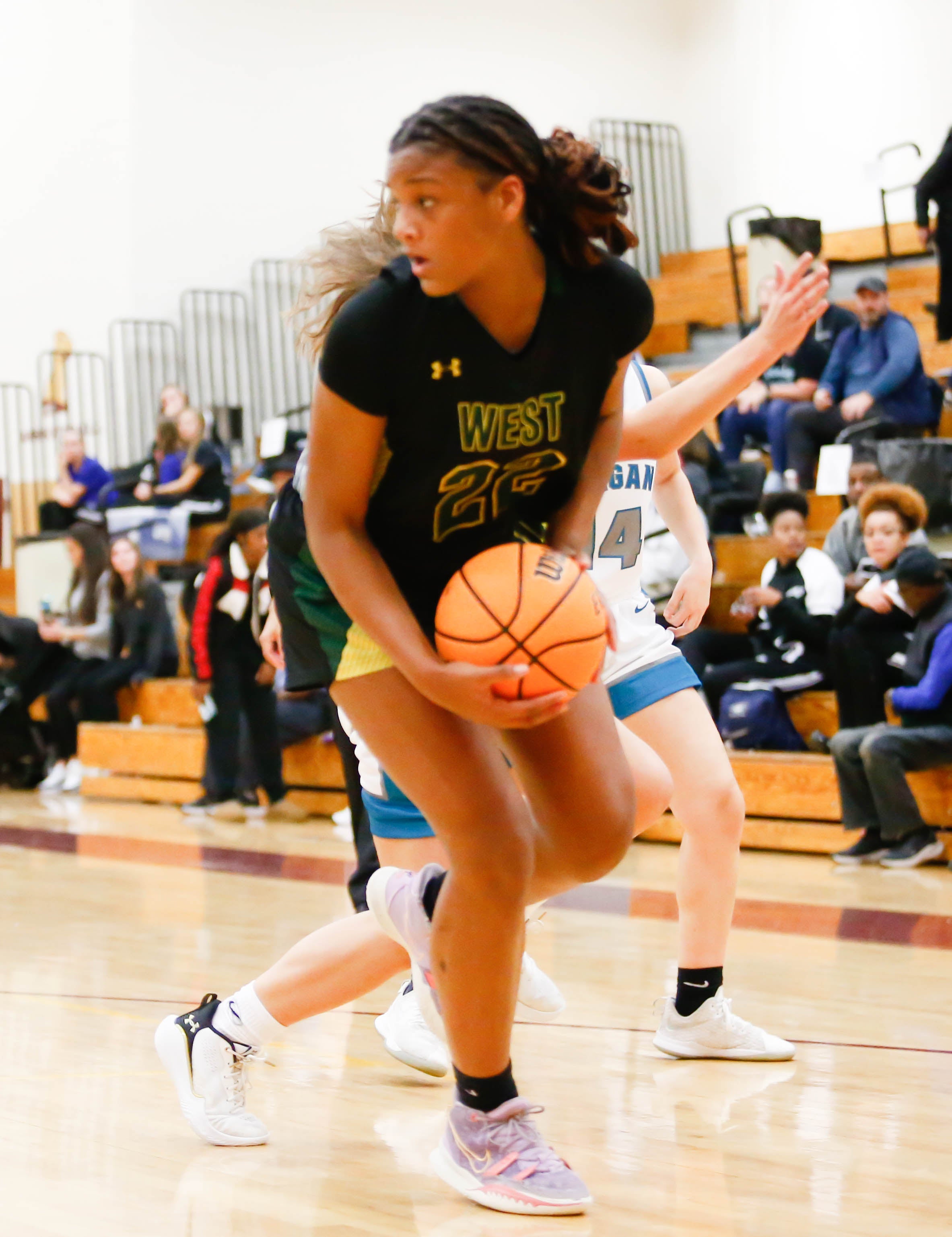 West Forsyth girls basketball upsets Reagan to open season in Mary